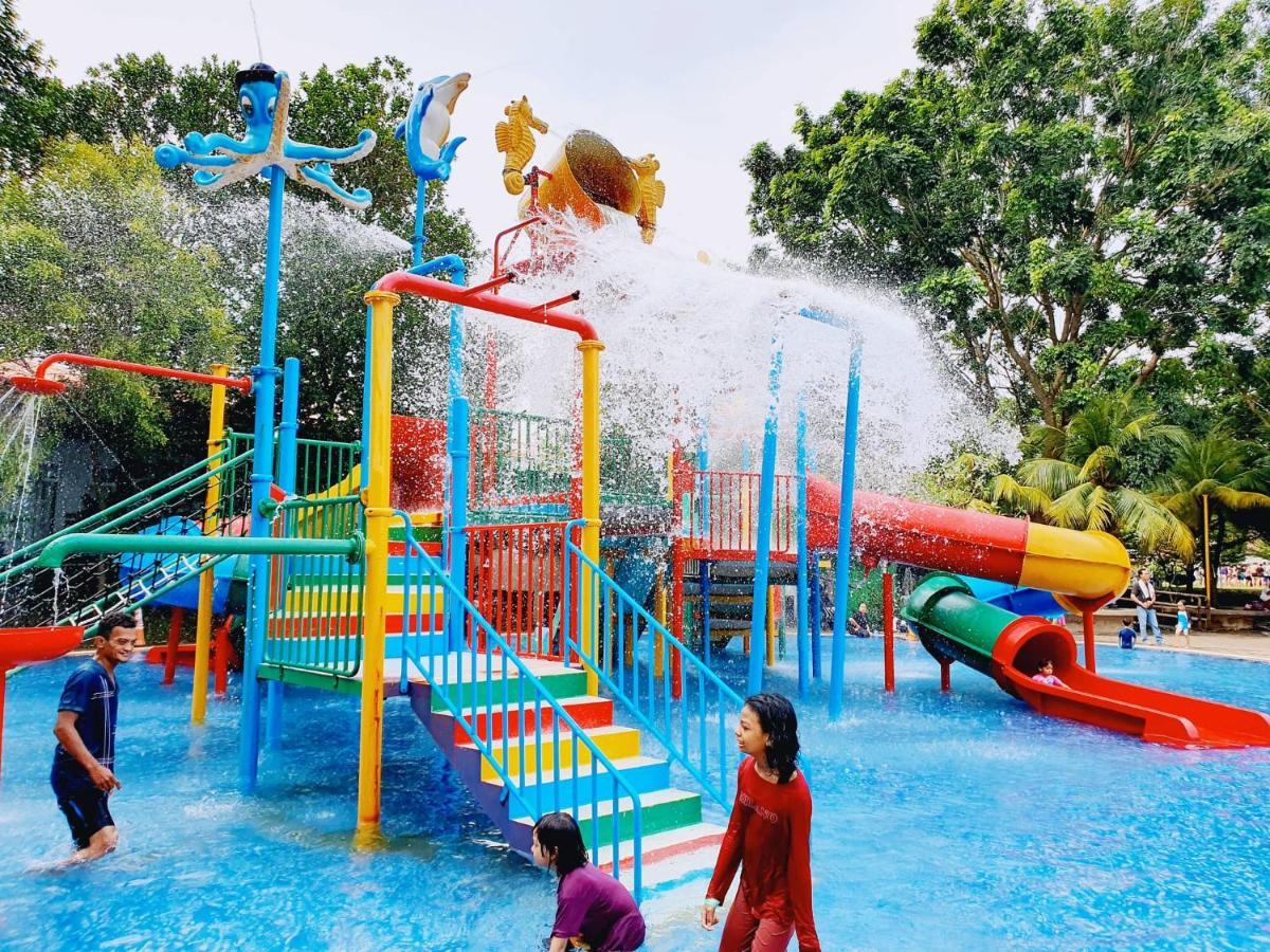 Melaka Top Largest Waterpark Resort - By Youbnb Homestay Melaka Екстер'єр фото