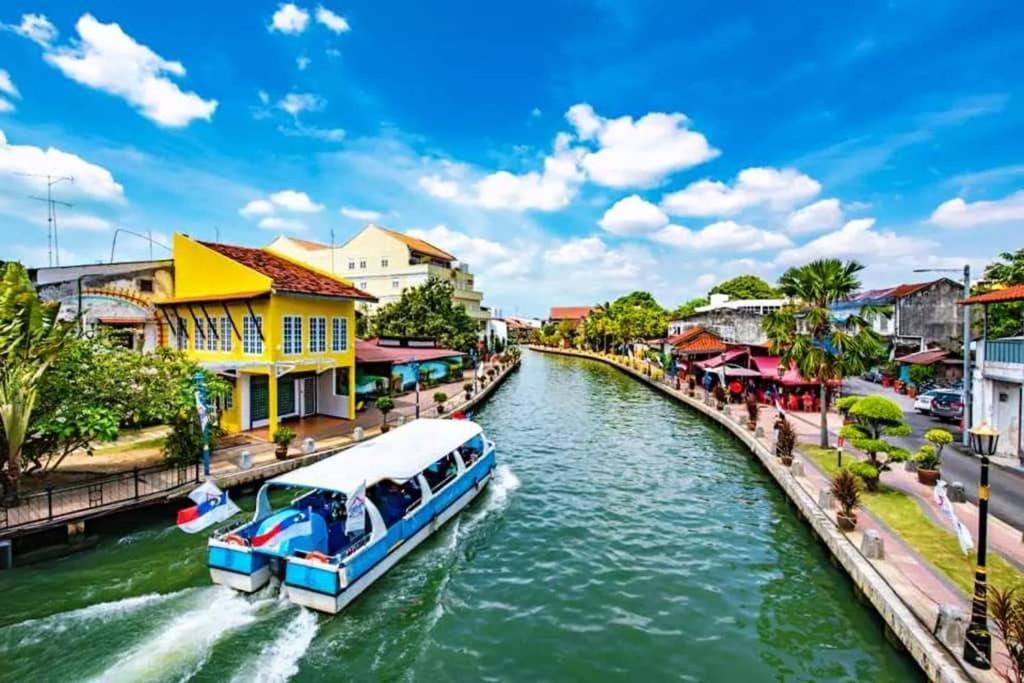 Melaka Top Largest Waterpark Resort - By Youbnb Homestay Melaka Екстер'єр фото